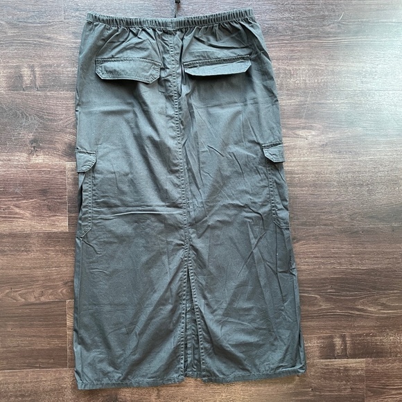 H&M Cargo Midi Skirt - Picture 3 of 8